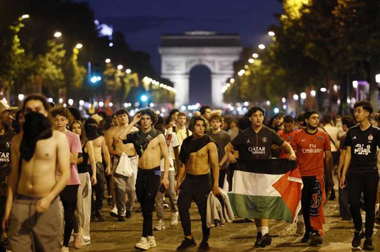 Fotbal: Explozie de bucurie și tensiuni la Paris după un nou titlu cucerit de PSG în Liga Campionilor