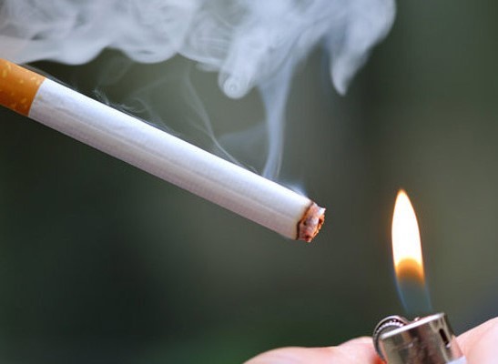 Dr. Cristian Oancea: Un fumător care fumează între unu şi două pachete de ţigări pe zi pierde undeva la şapte ani din viaţă/ Nu există patologie pe care fumatul să nu o poată da