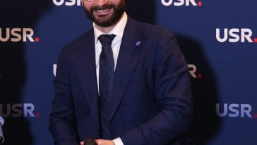 Deputatul USR Iulian Lorincz nu crede că PNL va merge cu propunerea Ilie Bolojan de premier, la consultări: Nu cred că sunt absurzi, de aceea au şi ales varianta opoziţiei. Tatonează şi un guvern minoritar cu USR, PNL, UDMR şi minorităţi
