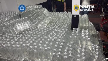 Aproximativ opt tone de alcool şi două autovehicule, confiscate de poliţiştii din Rădăuţi după trei percheziţii la locuinţele unor presupuşi contrabandişti/ Prejudiciul, aproape 900.000 de lei – FOTO