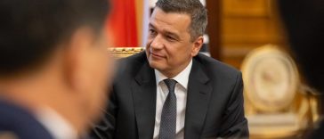Preşedintele Camerei Deputaţilor, Sorin Grindeanu, a depus la CCR o cerere de soluţionare a unui conflict juridic de natură constituţională, cu privire la ordonanţa SAFE, adoptată de guvernul Bolojan când a devenit interimar