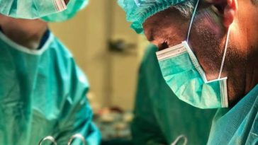 Familia tânărului de 15 ani aflat în moarte cerebrală după ce a căzut într-un lac din Chitila a decis să îi doneze organele / Inima va ajunge la un bărbat de 50 de ani şi vor mai fi făcute două transplanturi renale şi unul hepatic