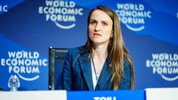 Ministrul de Externe, Oana Ţoiu, confirmă că două femei de cetăţenie română se aflau în clădirea care s-a prăbuşit în localitatea Goerlitz din Germania. La faţa locului au fost aduşi câini utilitari, antrenaţi pentru detectarea supravieţuitorilor