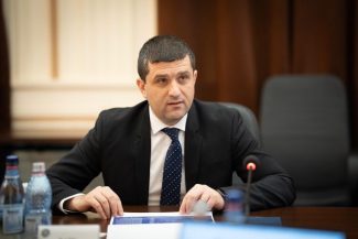 Miruţă, despre creşterea vârstei de pensionare în sistemul de apărare: S-au analizat nişte scenarii, dar guvernul, fiind interimar, nu mai poate lua decizii /  Nu se schimbă modul în care se calculează pensia pensionarilor militari