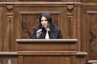 Gabriela Horga (PNL): PSD tergiversează discutarea în Senat a proiectului de lege privind interdicţia cumulului pensiei speciale cu salariul la stat