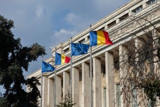 Guvernul anunţă dezvoltarea unei platforme pentru facilitarea conectării industriei naţionale la proiectele SAFE / Platforma realizează potriviri automate între cerere şi ofertă, fără intervenţie din partea autorităţilor / Nu înlocuieşte licitaţiile