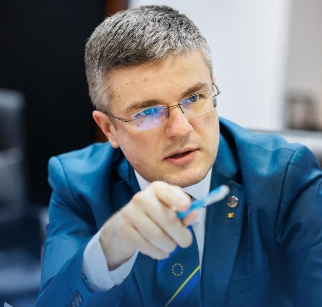 Ministrul Economiei: Îndemn românii să aleagă litoralul românesc, să aleagă destinaţiile din România, pentru că aşa ţinem antreprenorii în viaţă, în nişte ani mai grei, economic / Cred că trebuie să facem marketing turistic mai mult