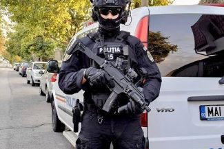 Focuri de armă trase de poliţişti la Babadag, pentru a aplana un conflict între mai multe persoane / Trupele Serviciului pentru Acţiuni Speciale, direcţionate la faţa locului