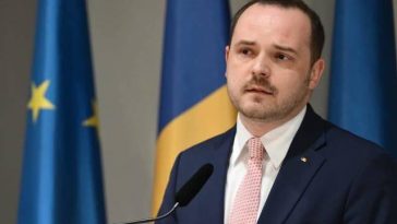 Alexandru Rogobete: Nu putem construi nimic într-o societate care se autodistruge zilnic, în care fiecare reuşită este minimalizată şi fiecare eşec este amplificat fără măsură. Este ca într-o boală gravă