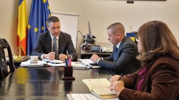 Tanczos Barna: Împreună cu partenerii de la ANSVSA, am agreat necesitatea unui control mult mai strict asupra mişcării animalelor. Reducerea riscului de răspândire a pestei porcine este prioritatea noastră zero pentru a proteja fermele româneşti