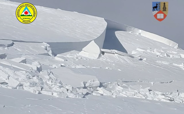 Salvamontiştii avertizează asupra pericolului major de avalanşă existent în această perioadă pe văile de abrupt din Masivul Bucegi