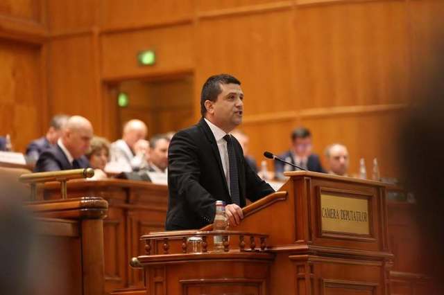 MOŢIUNE DE CENZURĂ – Miruţă: Moţiunea nu este despre Ilie Bolojan. Este o confruntare între un vechi mod de a face politică – prin care controlau unii toată puterea instituţiilor statului şi alţii, care aducem selecţii în companiile statului