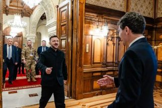 Nicuşor Dan, întâlnire bilaterală cu Volodimir Zelenski: Ne dorim ca industria noastră să beneficieze de expertiza ucraineană în dezvoltarea şi producerea de noi tehnologii de apărare / România, susţinător ferm al parcursului european al Ucrainei