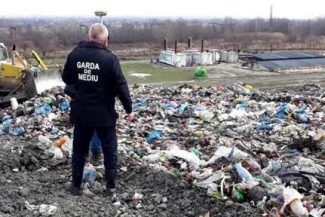 Grave deficienţe în gestionarea deşeurilor, depistate în Sectorul 3 – S-au trimis la tratare doar 0,54% din deşeurile municipale colectate în amestec / Primăria, amendată cu 100.000 de lei de Garda de Mediu
