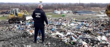 Grave deficienţe în gestionarea deşeurilor, depistate în Sectorul 3 – S-au trimis la tratare doar 0,54% din deşeurile municipale colectate în amestec / Primăria, amendată cu 100.000 de lei de Garda de Mediu