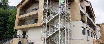Ilie Bolojan, la inaugurarea Staţiunii Vizantea, primul complex balnear construit în România după Revoluţie: Este un proiect care va aduce turişti, va crea locuri de muncă şi va susţine dezvoltarea întregii zone / Investiţie de 12 milioane de euro