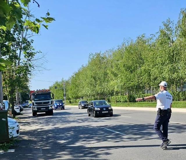 Aproape 400 de autoutilitare care circulau în Bucureşti, verificate în ultima lună / S-au dat amenzi în valoare de peste 460.000 de lei pentru lipsa autorizaţiilor de circulaţie în zonele restricţionate