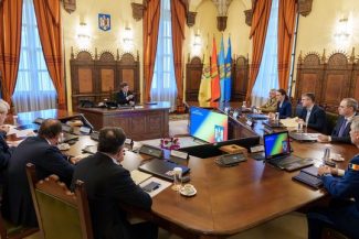 Irineu Darău: Dezinformările sunt parte a unui război informaţional calculat, menit să ne facă să credem că apărarea e problema, nu soluţia / România va avea în derulare proiecte de sute de milioane de euro exclusiv pentru drone şi sisteme anti-dronă