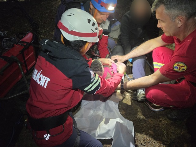 Intervenţii ale salvamontiştilor – Un copil de 12 ani epuizat, salvat din zona superioară a Masivului Ceahlău / Două persoane cu experienţă pe munte, căutate după ce nu reveniseră de vineri