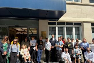 Consulatul General al României la Londra, primul oficiu consular român cu semnalistică adaptată persoanelor cu deficienţe de vedere – FOTO
