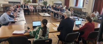 Dragoş Pîslaru, după primele consultări pe Legea salarizării: Corectăm tot ceea ce poate fi corectat. Analizăm toate propunerile. Încercăm să livrăm cea mai bună variantă posibilă în timpul disponibil. Dar nu desfăşurăm negocieri salariale