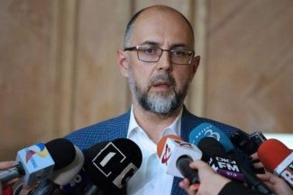 Kelemen Hunor: Opţiunea noastră, înainte de orice altă discuţie, ar fi să refacem coaliţia care a funcţionat până acum o lună de zile, PSD, PNL, USR, UDMR, minorităţi, dacă se poate găsi un premier care poate fi acceptat de toate partidele