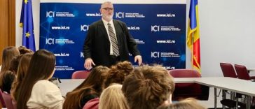 Elevi români și francezi în vizită la laboratoarele de robotică și realitate virtuală ale ICI București, 19 mai 2026