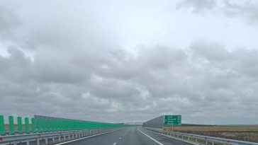 Argeş: Pieton amendat cu peste 2.800 de lei, după ce a intrat pe breteaua unei autostrăzi şi a făcut scandal când poliţiştii l-au informat că autostrada nu e destinată mersului pe jos