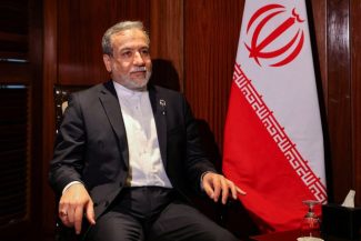 Iranul acuză Statele Unite că sabotează negocierile de pace. Schimbarea de agendă a lui Trump alimentează speculaţiile că s-ar putea relua ostilităţile