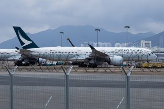 Zece răniţi, după ce un avion Airbus care făcea legătura între Australia şi Hong Kong a fost zguduit puternic de turbulenţe – FOTO