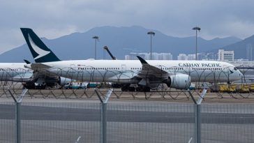 Zece răniţi, după ce un avion Airbus care făcea legătura între Australia şi Hong Kong a fost zguduit puternic de turbulenţe – FOTO