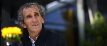 Campionul mondial de Formula 1, Alain Prost, a fost victima unui jaf. El a fost rănit la cap