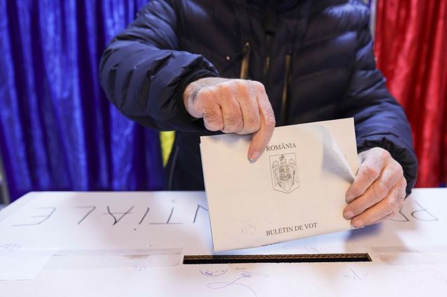 Sondaj INSCOP – Intenţii de vot la alegerile parlamentare – AUR se menţine pe primul loc. PNL trece pe locul al doilea, urmat de PSD. USR, în scădere