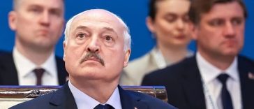 ”Meloni este o femeie, nu poate negocia cu Moscova. Tu, da”, i-a spus Lukaşenko lui Macron