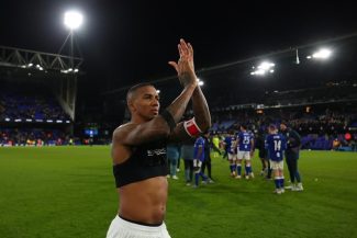 La 40 de ani, mijlocaşul Ashley Young şi-a anunţat retragerea din activitate
