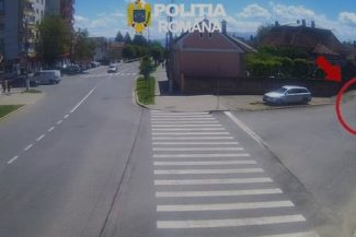 Braşov: Un bărbat a pierdut o geantă în care avea peste 25.000 de euro şi alte bunuri/ Banii, găsiţi de poliţişti în mai puţin de o oră – VIDEO