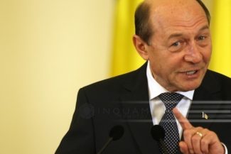 Traian Băsescu: Ce avem acum este rezultatul organizării ticăloase a alegerilor / N-au dat nicio şansă românilor să înţeleagă ce votează / Există o singură soluţie: refacerea funcţionării coaliţiei / Dacă este moartă, trebuie reînviată