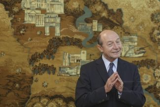 Fostul preşedinte Traian Băsescu a primit cetăţenia Republicii Moldova. Mesaj către Maia Sandu: Vă asigur că rămân devotat cauzei integrării Republicii Moldova în UE şi în egală măsură cauzei reunificării ţării şi a poporului român