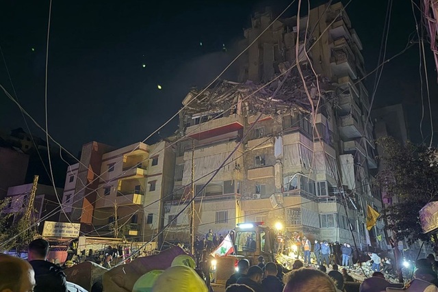 Un comandant de rang înalt al Forţei al-Radwan a Hezbollah, Malek Ballout, ucis într-un atac israelian în sudul Beirutului. Israelul este ”pregătit de toate scenariile” împotriva Iranului, ameninţă Netanyahu