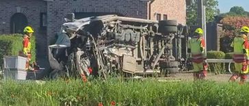 UPDATE-Patru morţi, inclusiv doi copii, în Belgia, după ce un tren loveşte un autocar şcolar în care se aflau şapte elevi, şoferul şi un însoţitor