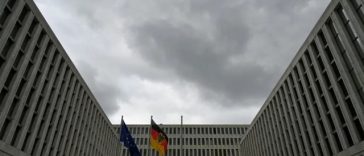 Un cuplu german, Xuejun C. şi Hua S., arestat în Germania cu privire la spionaj în favoarea Chinei în domeniul tehnologilor de vârf de uz militar. Percheziţii la Munchen