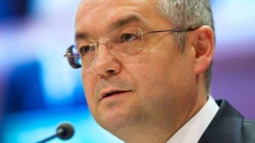 Emil Boc: Cei care au dat jos guvernul trebuie să îl pună la loc. În consecinţă, le urăm succes / Nu există, în acest moment şi nici în viitorul apropiat, niciun fel de perspectivă de a întoarce votul din PNL