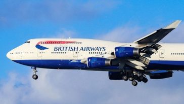 Guvernul britanic vrea să permită companiilor aeriene să comaseze zboruri, pe fondul scumpirii combustibilului