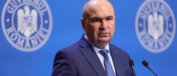 Bolojan, la inaugurarea unei creşe în Suceava, construcţie finanţată prin PNRR. El a afirmat că nu sunt probleme cu angajările în creşele construite prin acest program, fiind acordate derogări de la legislaţie