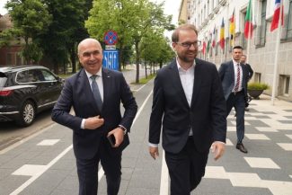 Fritz, după întâlnirea cu Bolojan: Vom merge cu aceeaşi poziţie la consultările de la Cotroceni că orice formă, de guvernare în care PSD se regăseşte nu va fi susţinutǎ