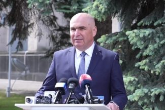 Dronă prăbuşită în Galaţi – Bolojan: Am convenit cu MAE acţiunea care va fi propusă în şedinţa CSAT, să adoptăm sancţiuni vis-à-vis de diplomaţii ruşi la Bucureşti/ MApN să facă demersuri pentru a solicita aliaţilor NATO transferul de tehnologii militare