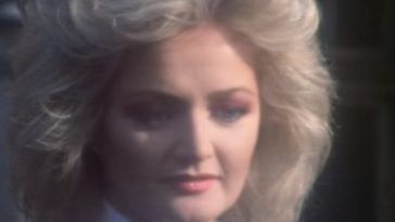 Bonnie Tyler se recuperează după o operaţie „de urgenţă” în Portugalia