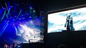 Iron Maiden, show teatral la Bucureşti – Bruce Dickinson & Co au spus o poveste de 50 de ani pentru mai multe generaţii prezente pe Arena Naţională/ FOTO