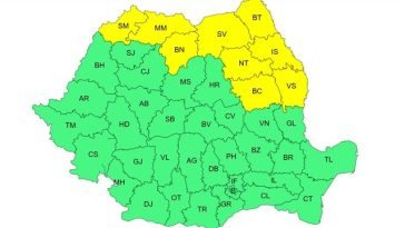 Instabilitate atmosferică şi intensificări ale vântului, până joi seară / Meteorologii anunţă rafale de vânt de până la 70 de kilometri de oră, dar şi cantităţi însemnate de ploi în intervale scurte / Cod galben în mai multe zone