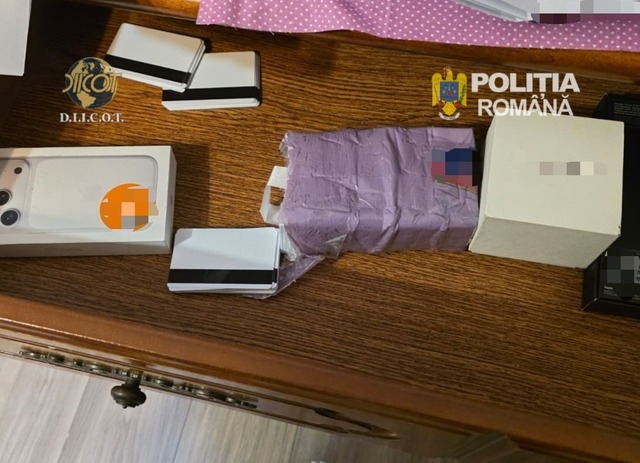 Dolj: Administratorul unei hotel, cercetat după ce ar fi utilizat date de pe carduri emise de bănci din străinătate pentru a face mai multe plăţi frauduloase/ El a făcut patru plăţi de 80.000 de lei şi a avut 26 de tentative de plată, de 770.000 de lei